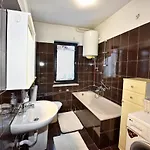 Guest house Apartment Nikola 4*
