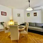 Apartment Nikola Guest house 4*
