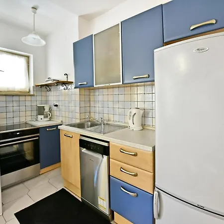 Apartment Nikola 3* بوريتش