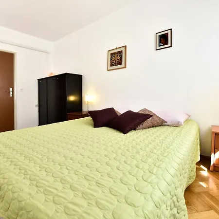 Apartment Nikola 3* بوريتش