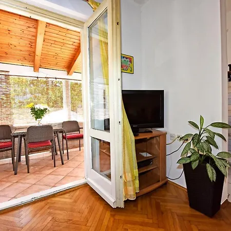 Apartment Nikola بيت ضيافة 3*