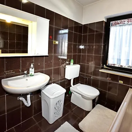 Apartment Nikola بيت ضيافة
